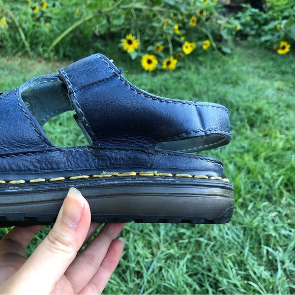 Dr. Martens Daisy O-ring Cut-Out Sandals - Picture 9 of 16